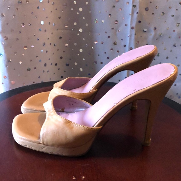 Guess by Marciano shoes - Picture 3 of 5